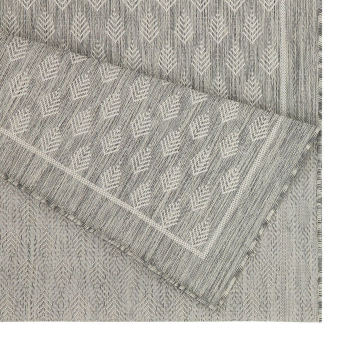 Sunshine - 5'3" X 7'3" Indoor, Outdoor Polypropylene Area Rug - Silver