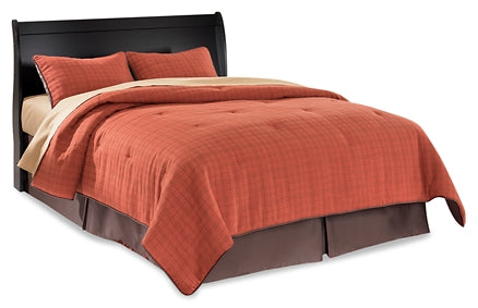 Huey Vineyard Queen Sleigh Headboard with Mirrored Dresser