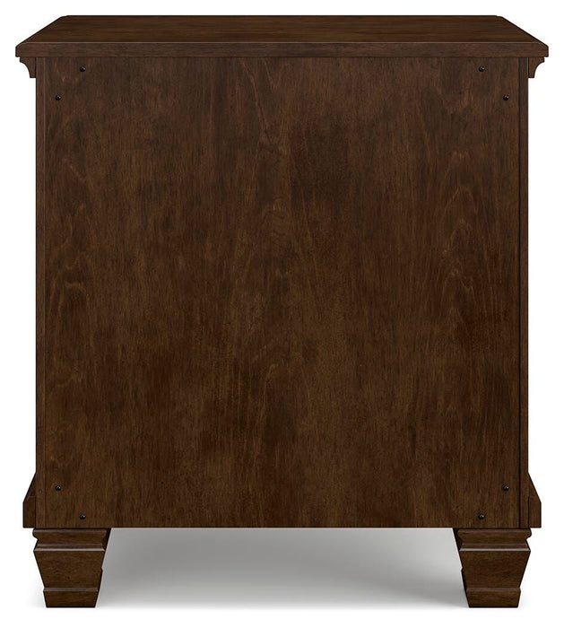 Danabrin King Panel Bed with Mirrored Dresser, Chest and Nightstand