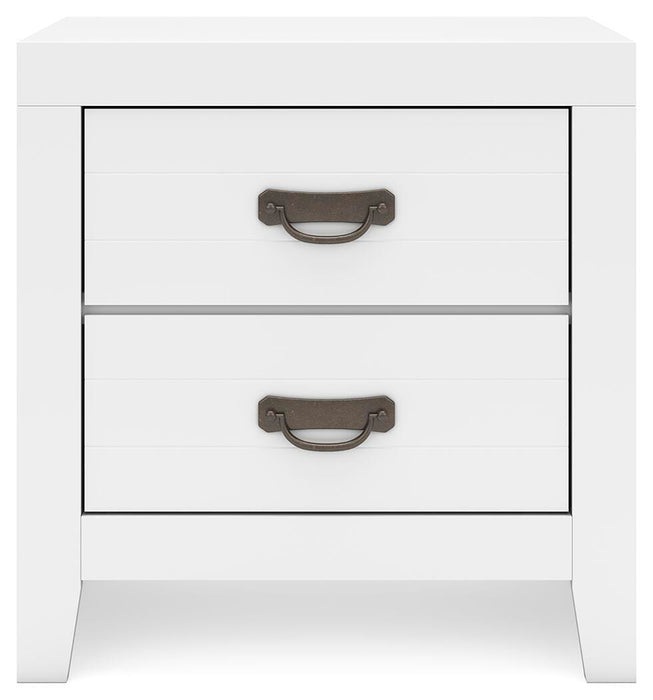 Binterglen Queen Panel Bed with Mirrored Dresser and Nightstand