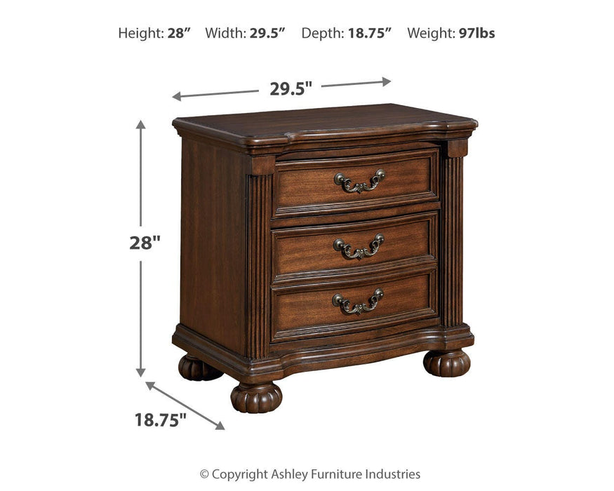 Lavinton California King Poster Bed, Dresser, Mirror, Chest and Nightstand