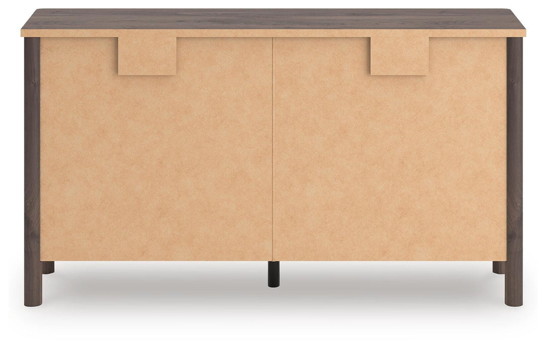 Pamytta King Panel Platform Bed, Dresser, Mirror and Nightstand