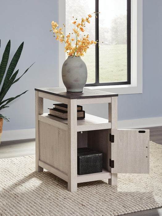 Fendenmore Chair Side End Table