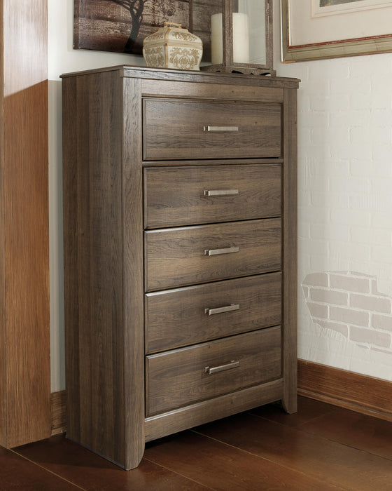 Juararo Queen Poster Bed with Mirrored Dresser, Chest and Nightstand