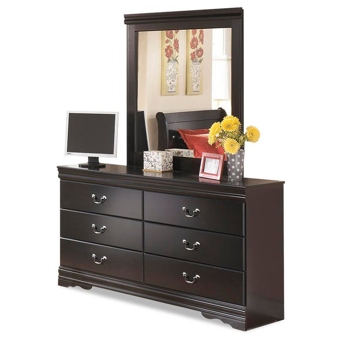 Huey Vineyard Queen Sleigh Bed with Mirrored Dresser, Chest and Nightstand