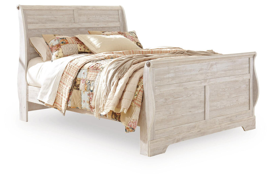 Willowton Queen Sleigh Bed with Mirrored Dresser