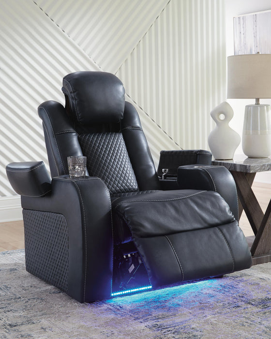 Fyne-Dyme Sofa, Loveseat and Recliner