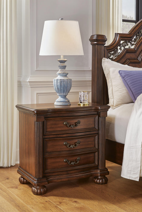 Lavinton King Poster Bed, Dresser, Mirror, Chest and Nightstand
