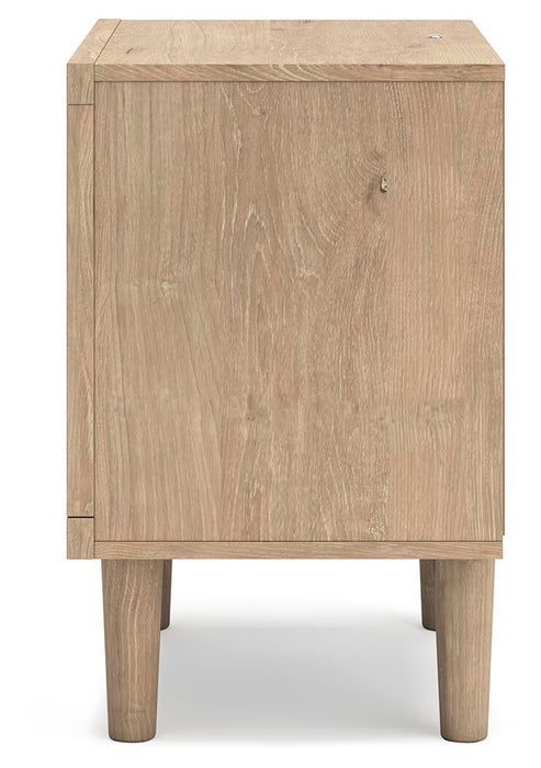 Cielden Queen Panel Bed with Mirrored Dresser, Chest and Nightstand