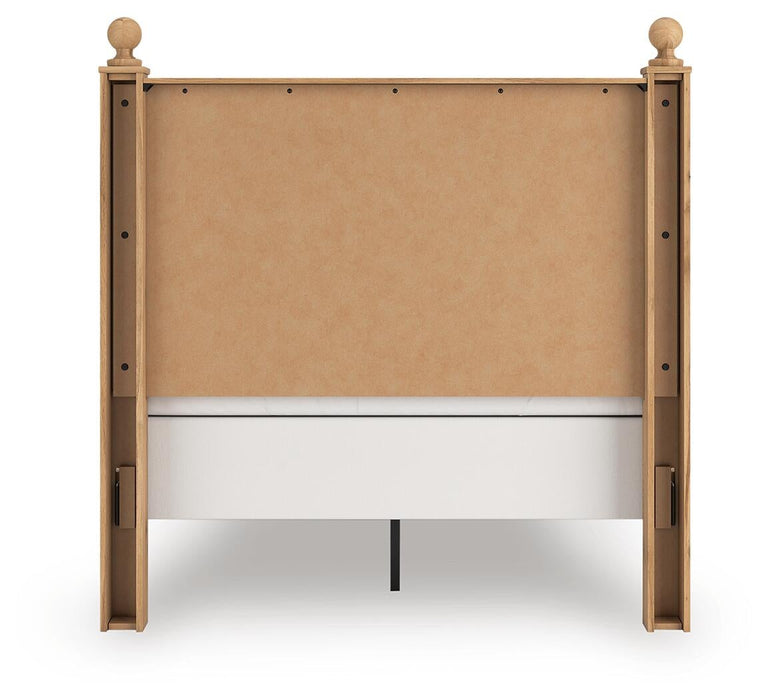 Galletyn Full Panel Bed with Mirrored Dresser and Nightstand