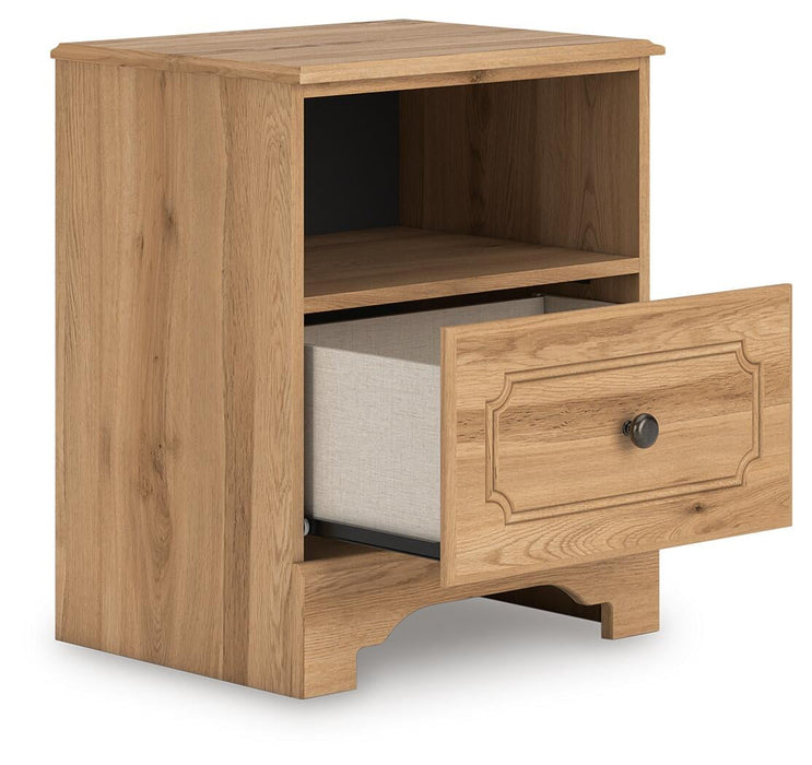 Galletyn Full Panel Bed with Mirrored Dresser and Nightstand