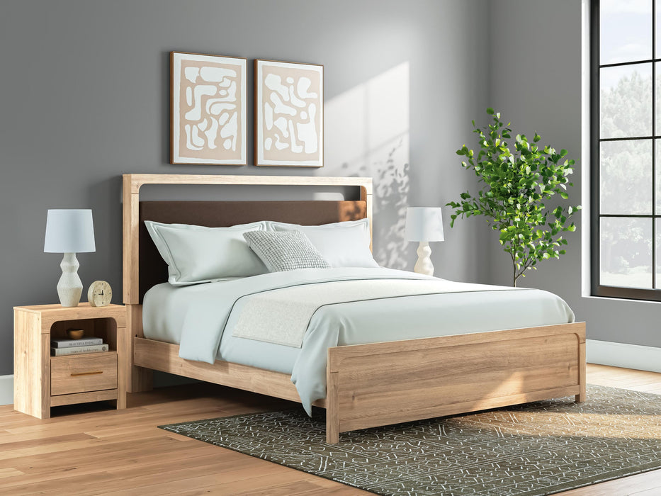 Hollymount King Upholstered Platform Bed, Dresser, Mirror and Nightstand