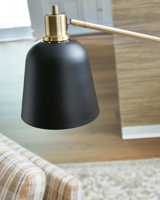 Clairwell Metal Floor Lamp (1/CN)